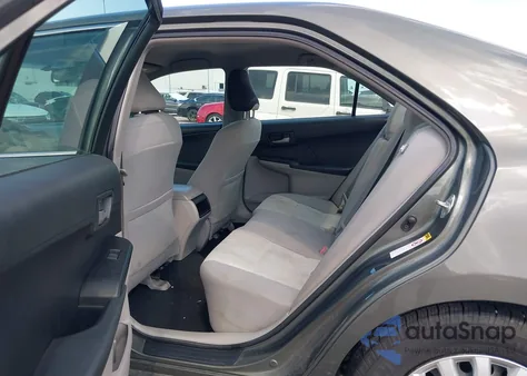 2012 Toyota Camry Le z USA, uszkodzony, nr VIN 4T4BF1FK1CR195210